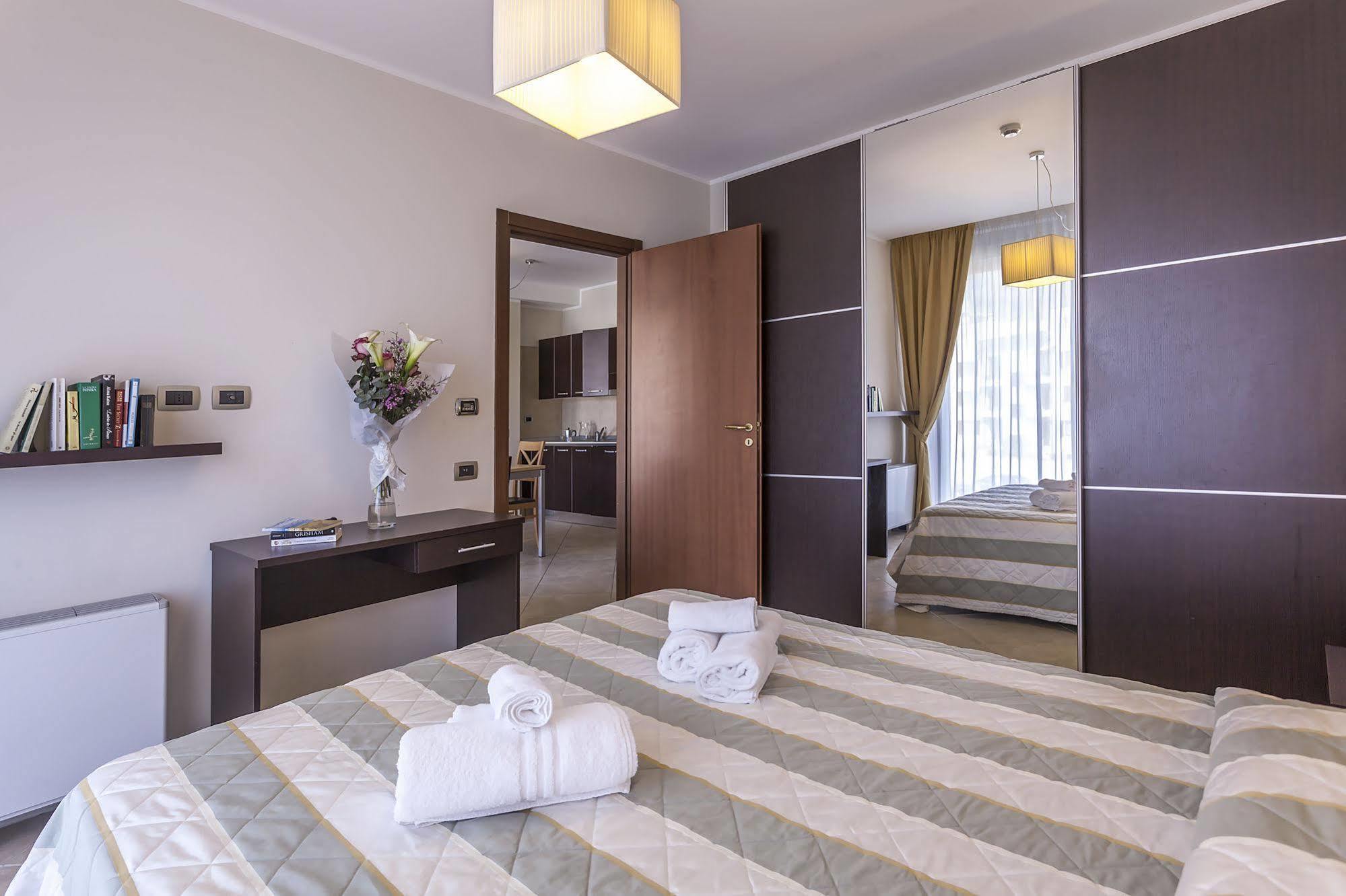 Aparthotel Anghel Siena Dış mekan fotoğraf