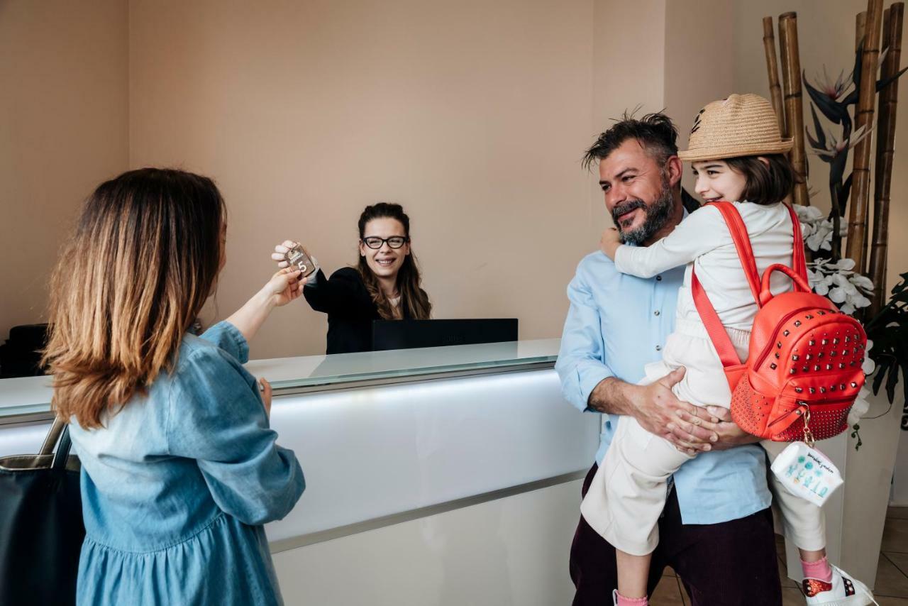 Aparthotel Anghel Siena Dış mekan fotoğraf